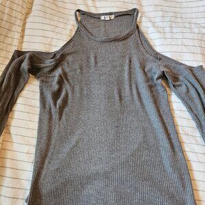 LNA cutout ribbed top